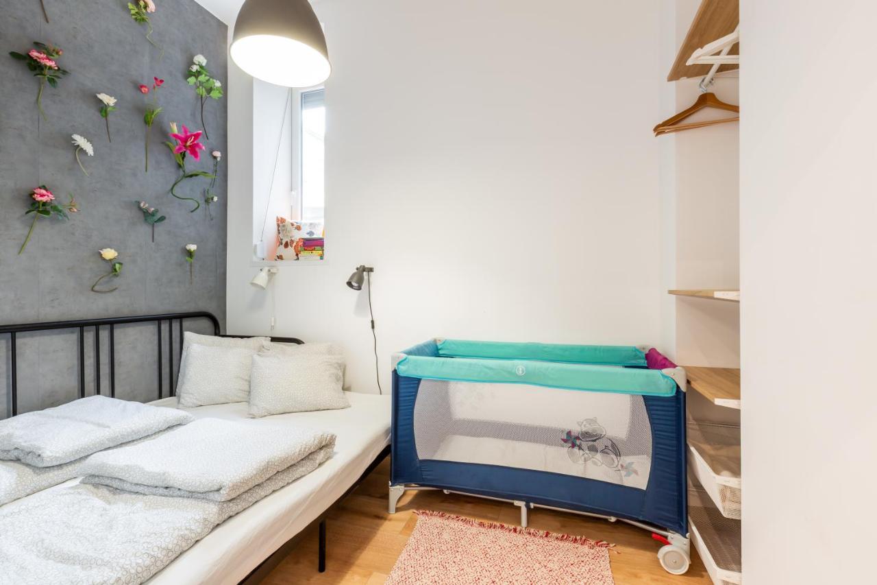 Apartment Industrial Style With Ac Steps To Gozsdu *