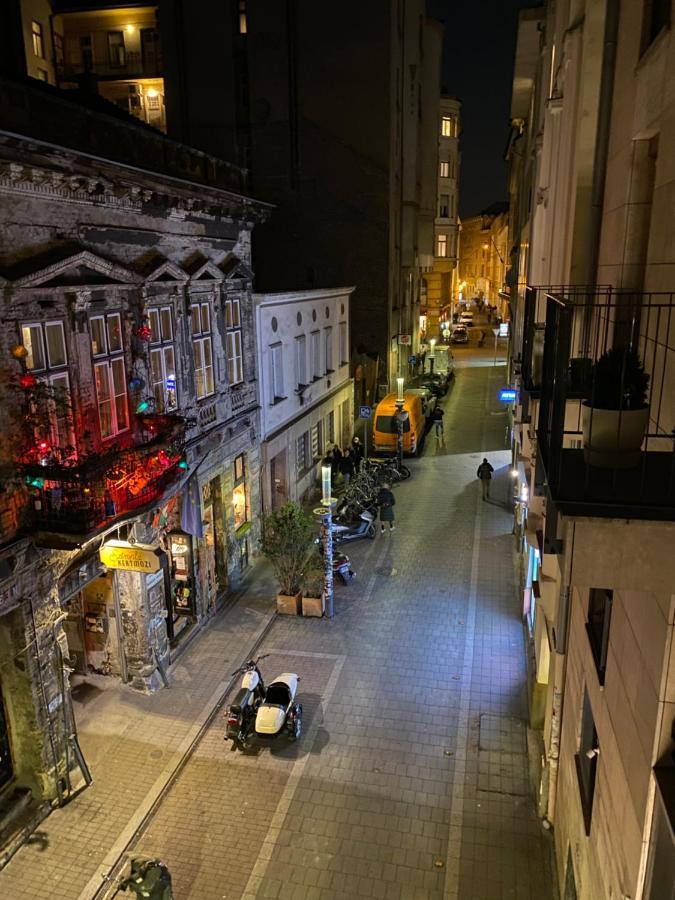 Artemisia Luxury Balcony Budapest