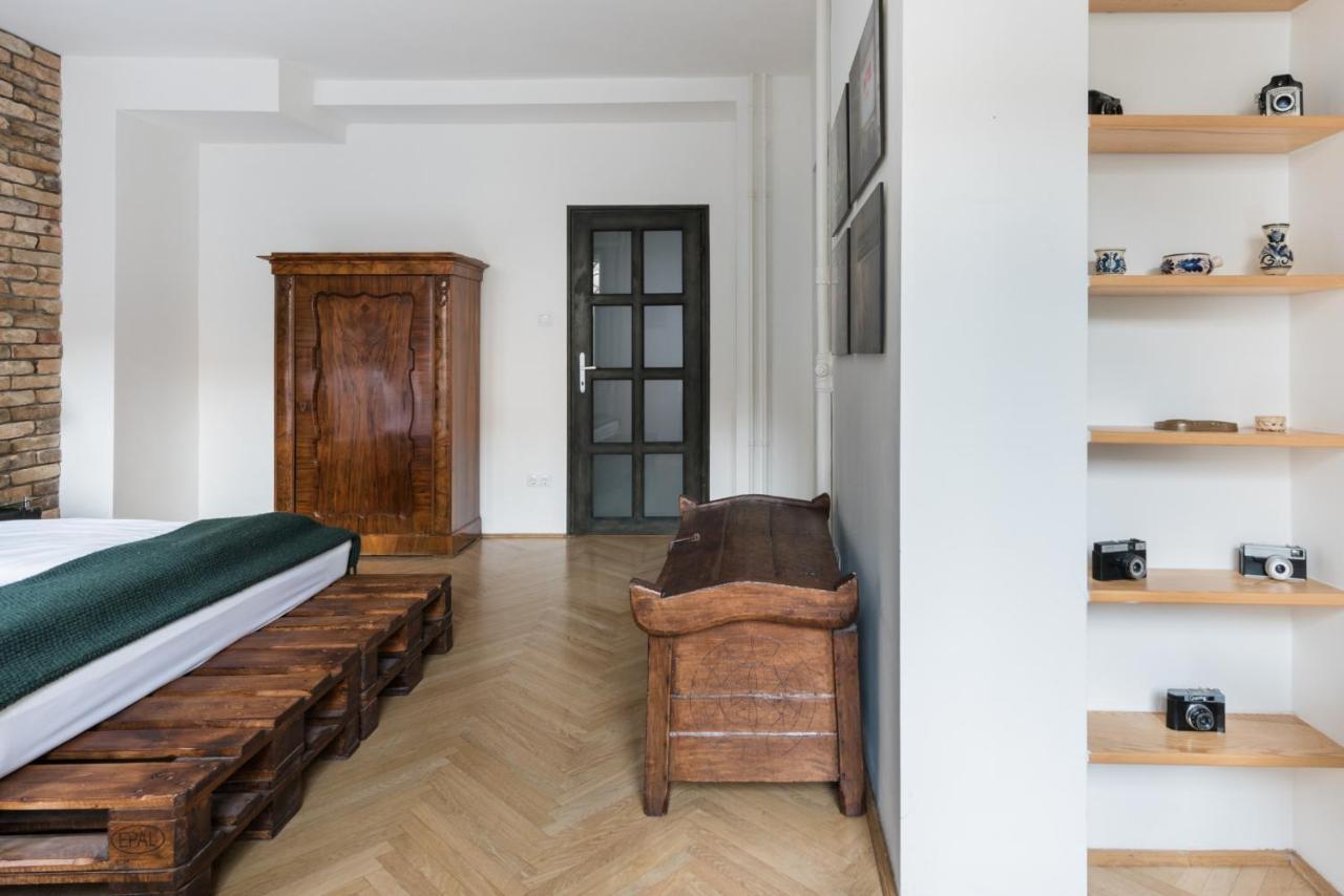 Smart, Stylish In The Heart Of Apartman *