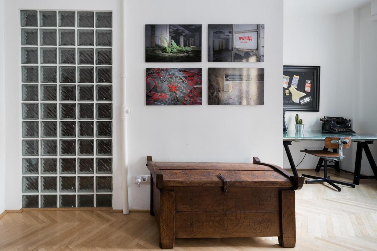 Smart, Stylish In The Heart Of Appartement *