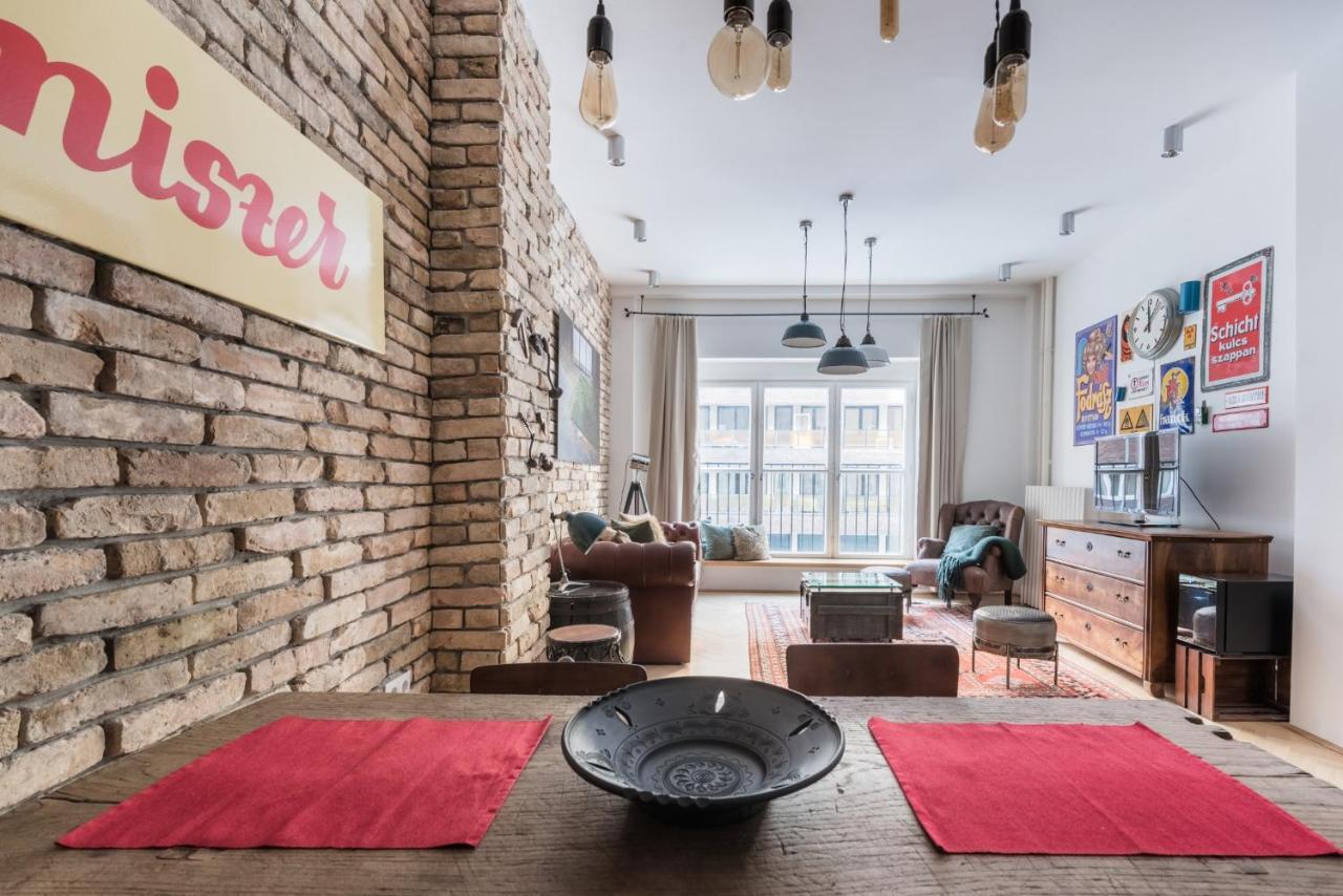 Smart, Stylish In The Heart Of *