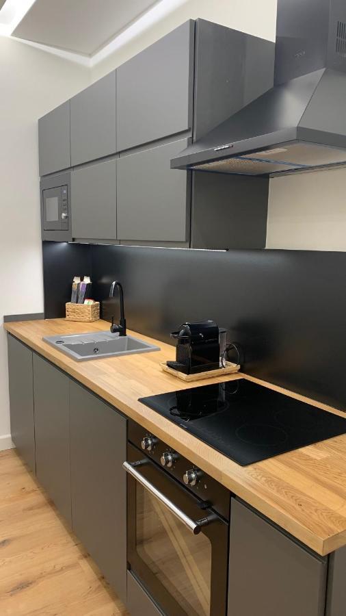 Sipsix - 2 Bedroom Flat In The Heart Of *