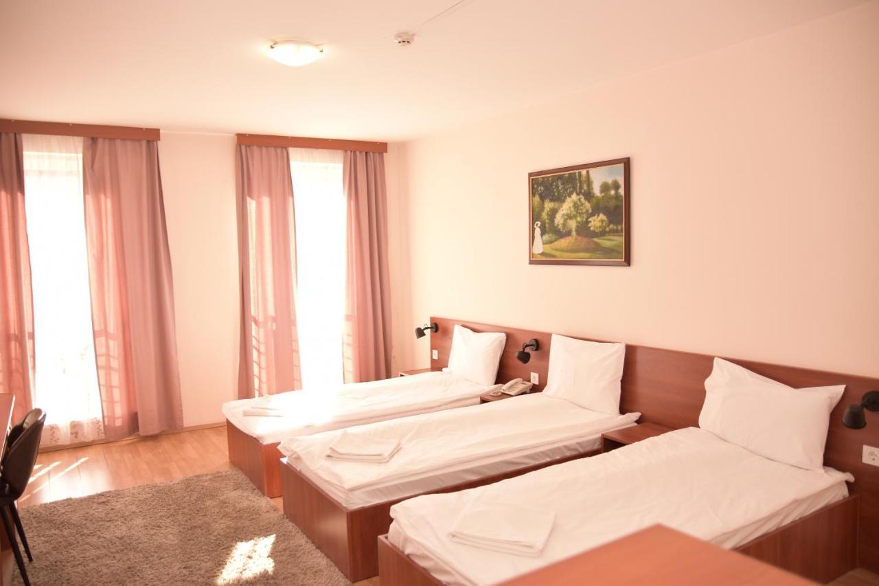 Triple M Hotel 3*