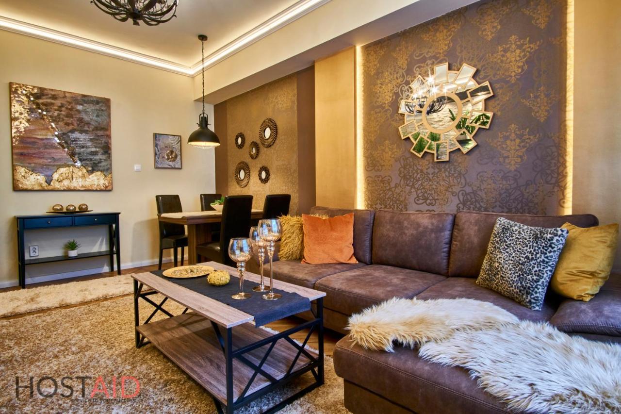 R7 Design - Hostaid * Budapest