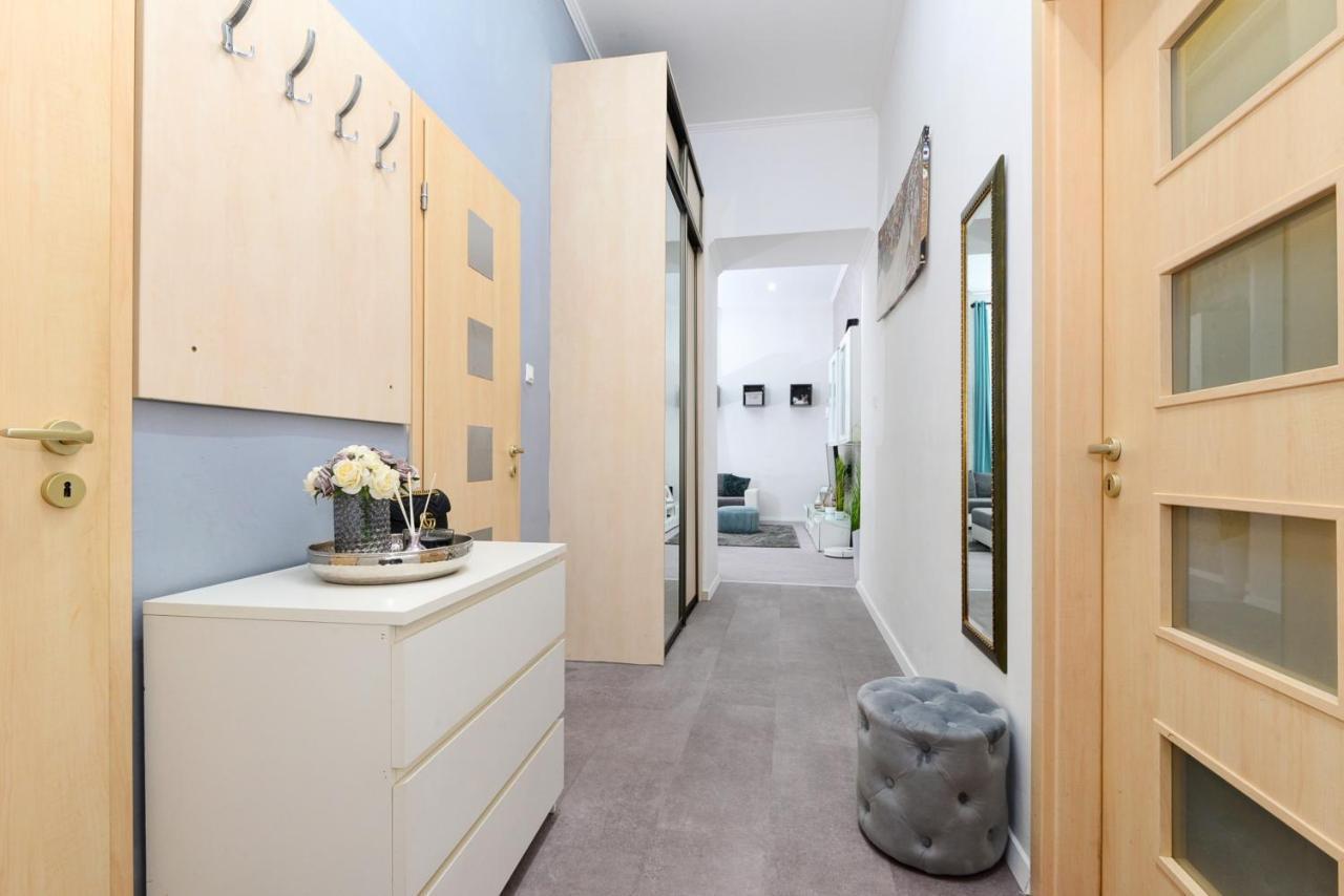 Apartment Roses Square Apartman