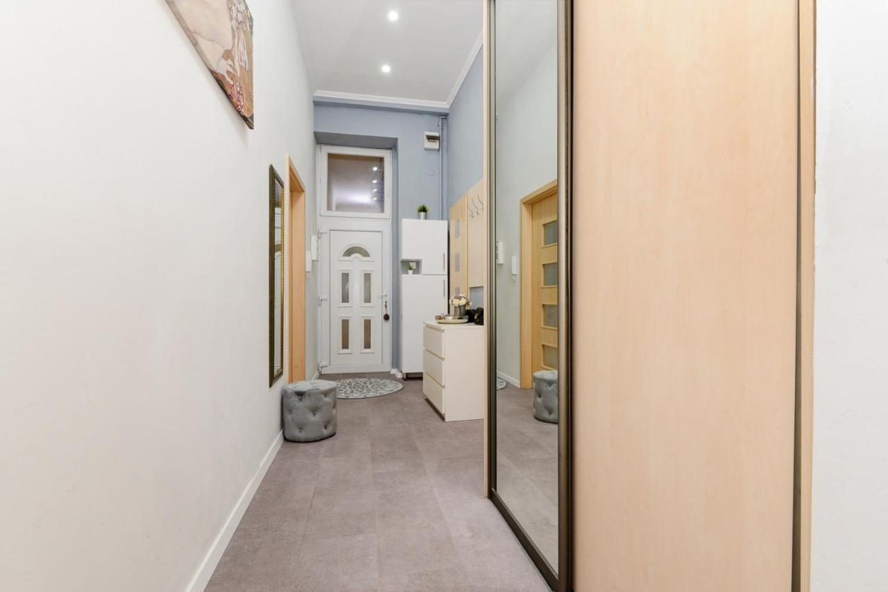 Roses Square Apartman * Budapest