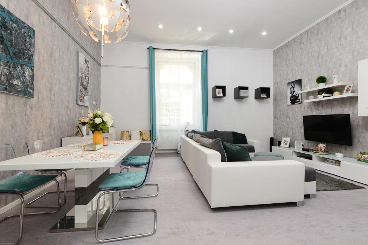 Roses Square Apartman Apartamento Budapest