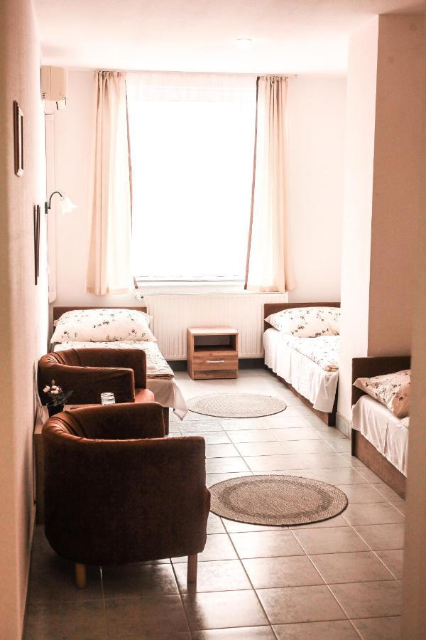 Timon Hotel
