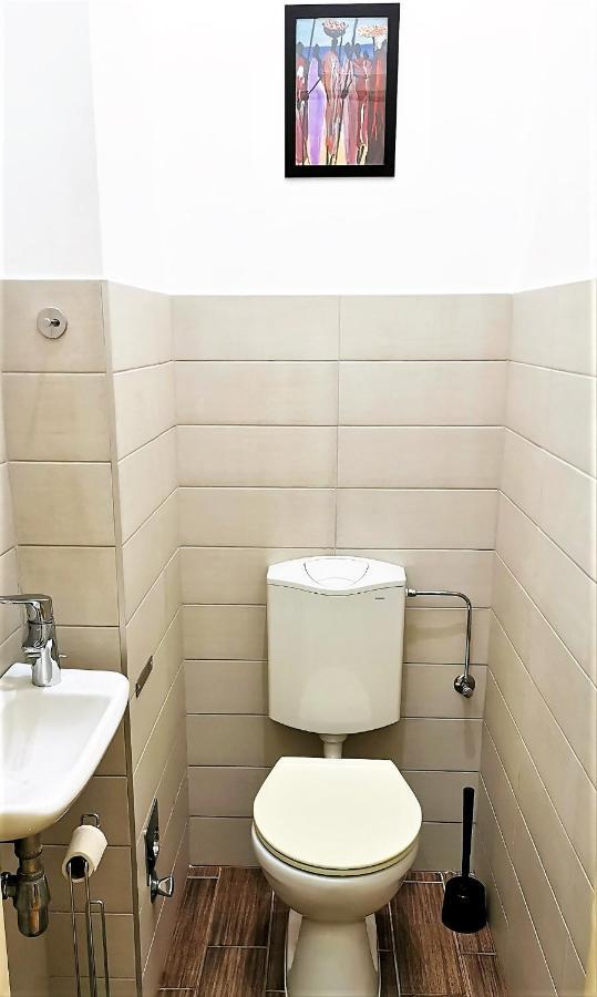 Orangehomes Kalvin Sq 2 Bedroom Budapest