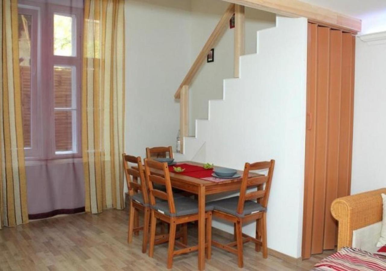 Apartment B&l