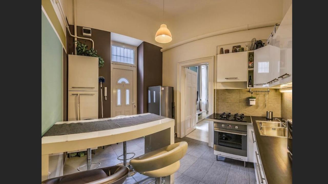 Liberty Bridge Apartment