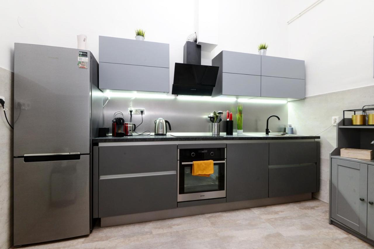 Roses Square Apartman Apartment