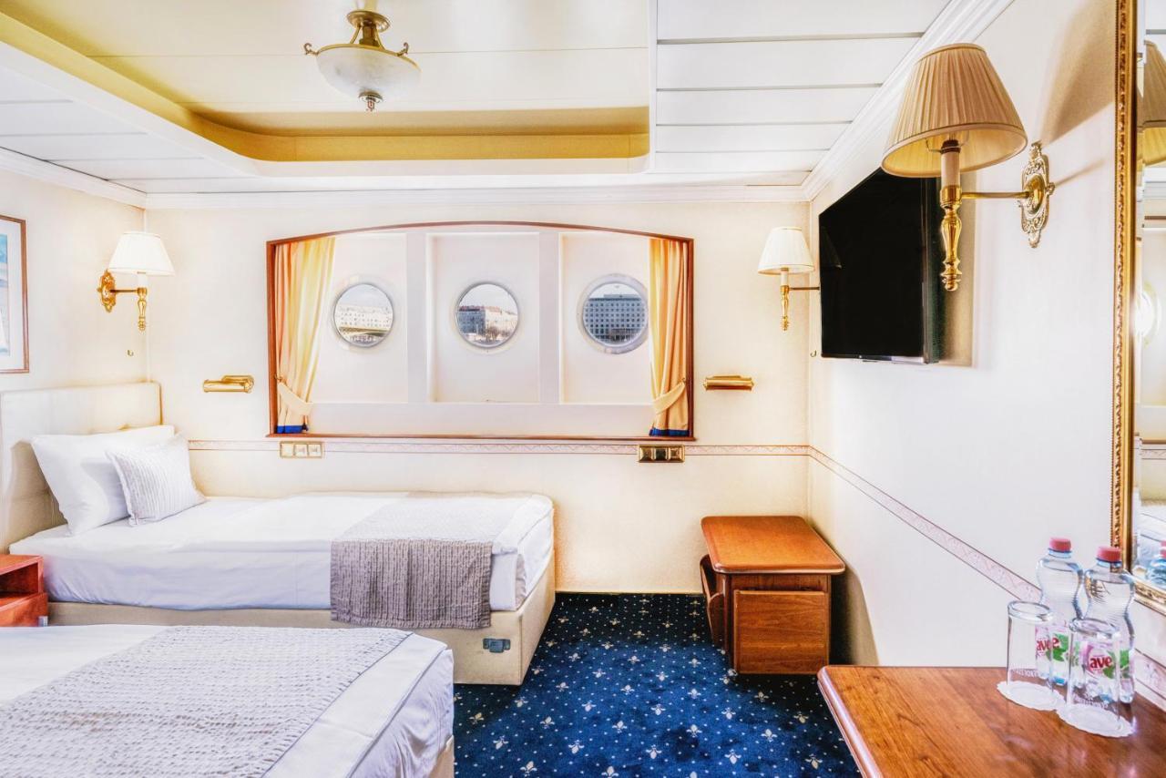 Onriver Hotels - Ms Cezanne Botel Budapest