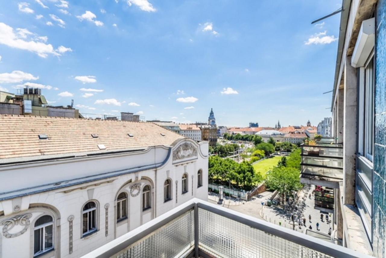 Breathless Basilika View Elegant Flat With Balcony Need Reservation X Free Parking Budapest