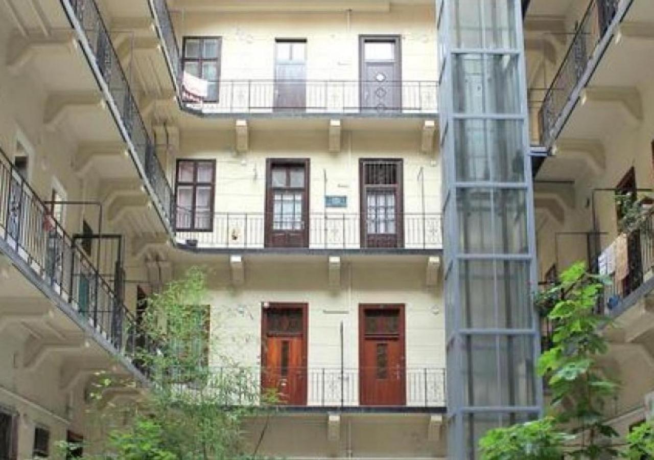 Apartment B&l