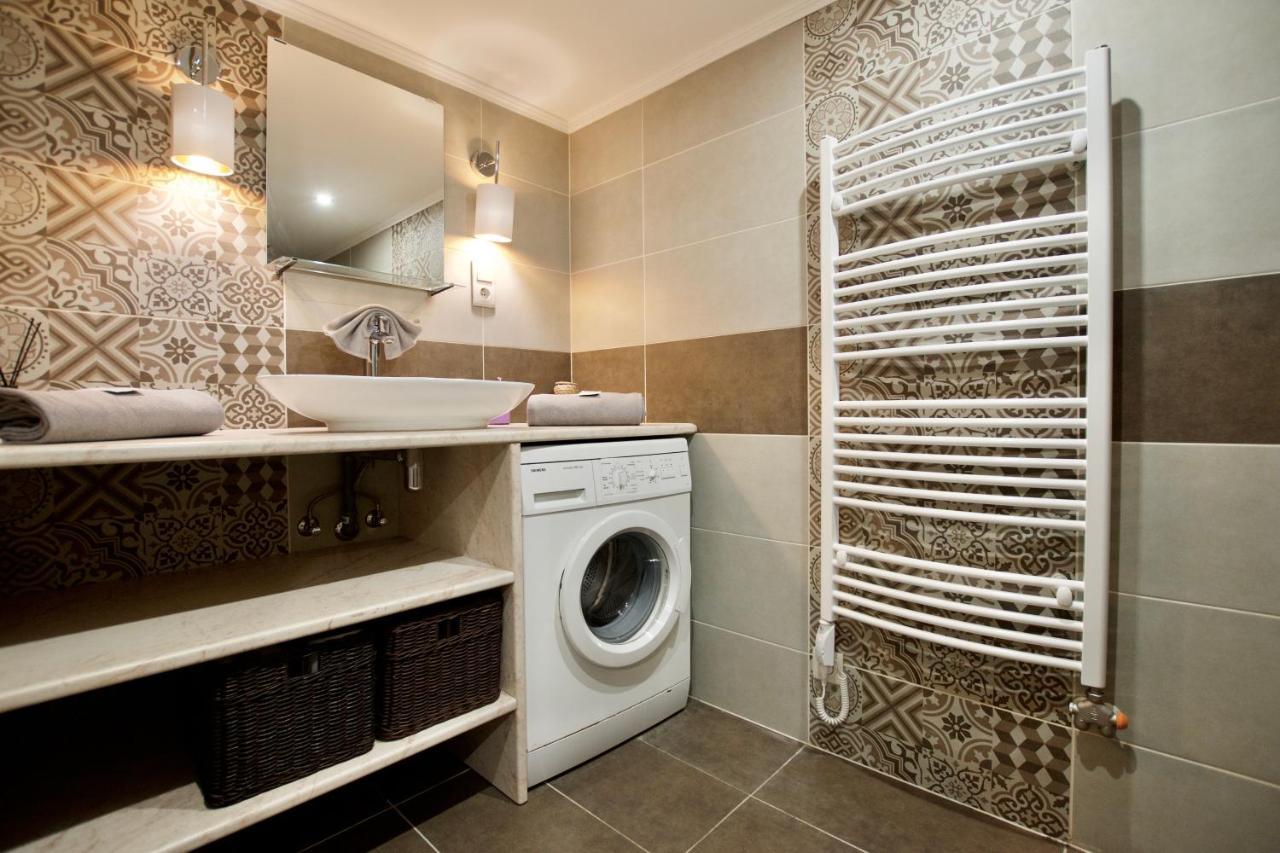 Standard By Hi5- Rose Street's *