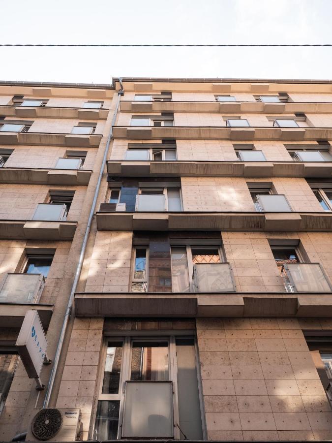 Cozy With Big Balcony And Ac Apartamento