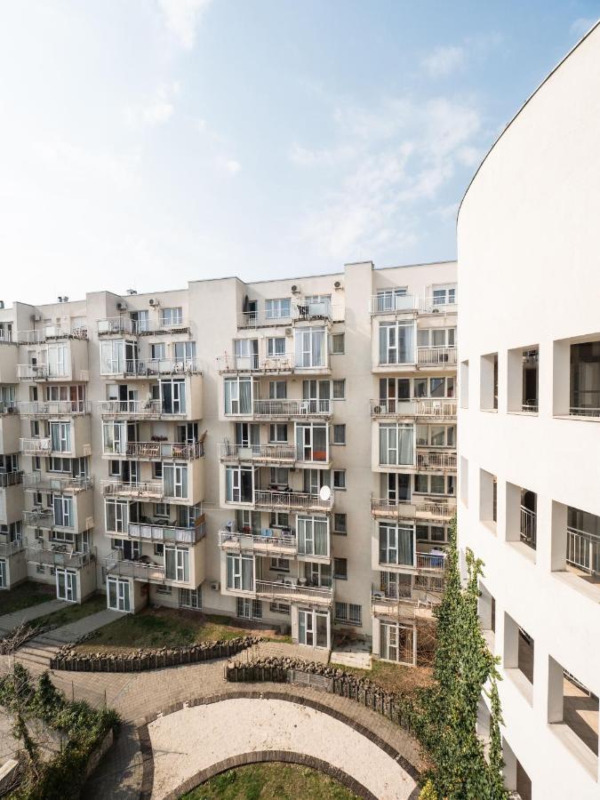 Cozy With Big Balcony And Ac *