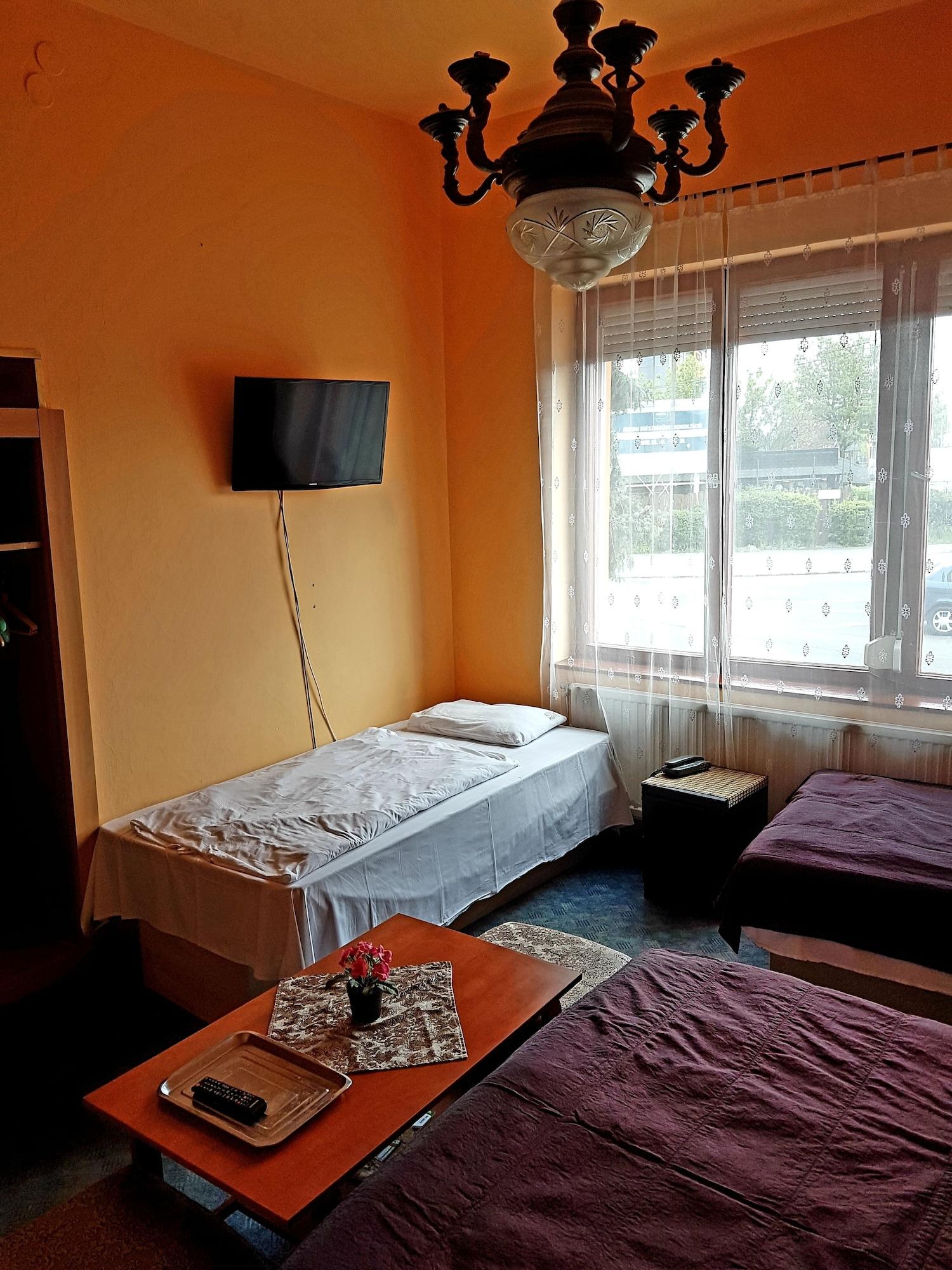 Attila Hotel 2*