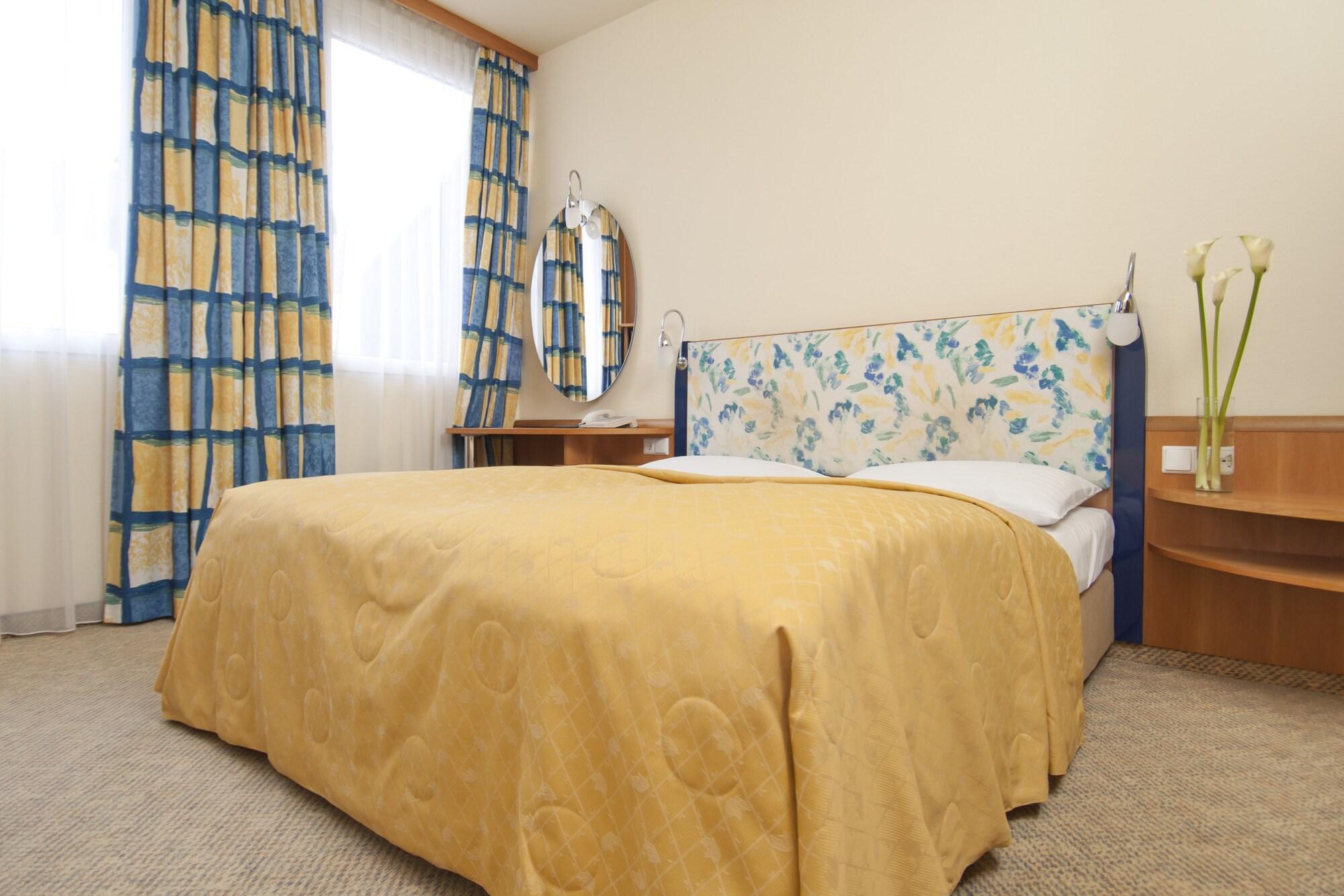 Starlight Hotel 4*
