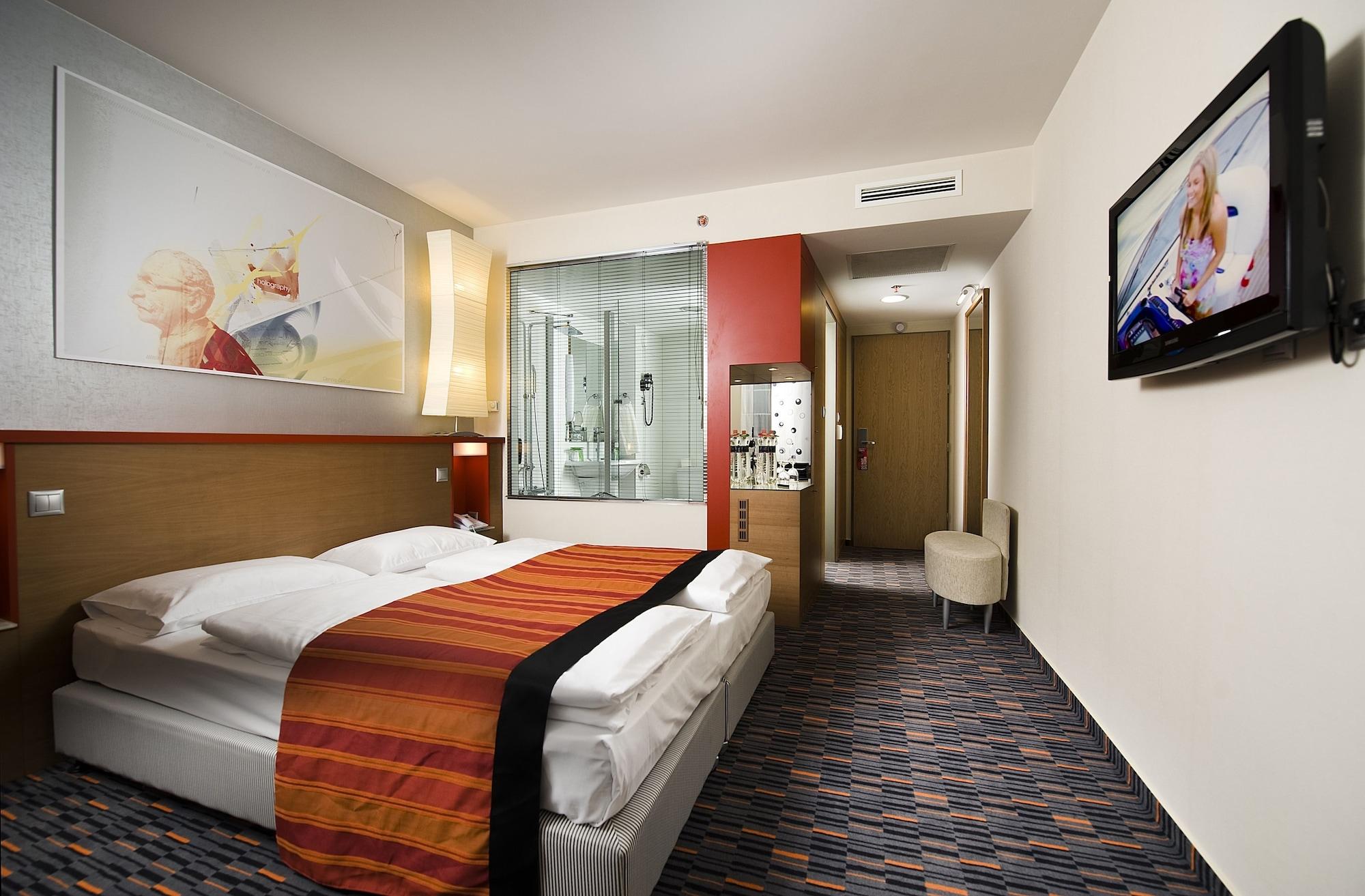 Hotell Royal Park Boutique 4*