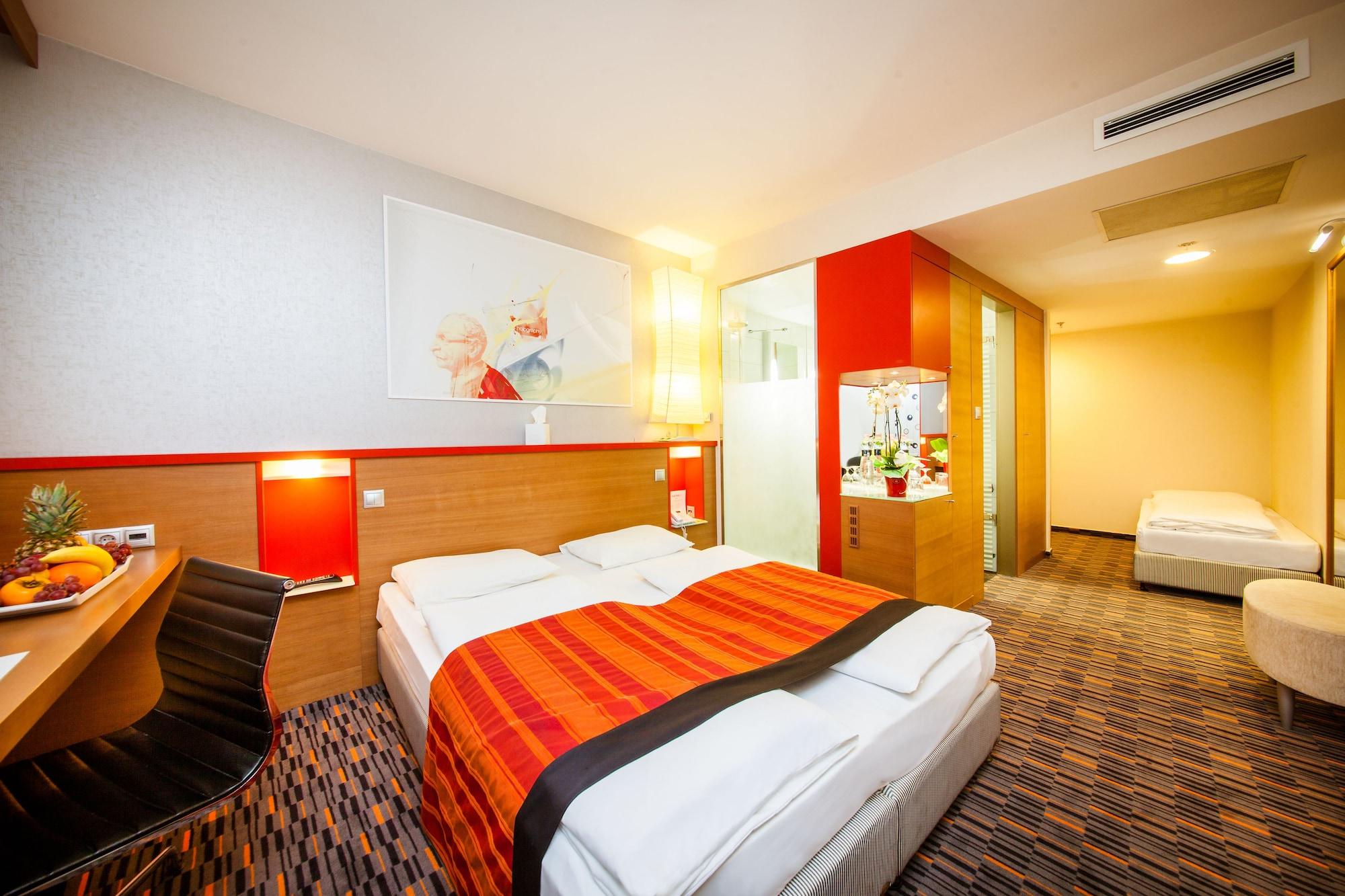 Hotell Royal Park Boutique 4*