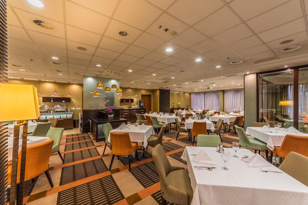 Hotel Lion's Garden 4*