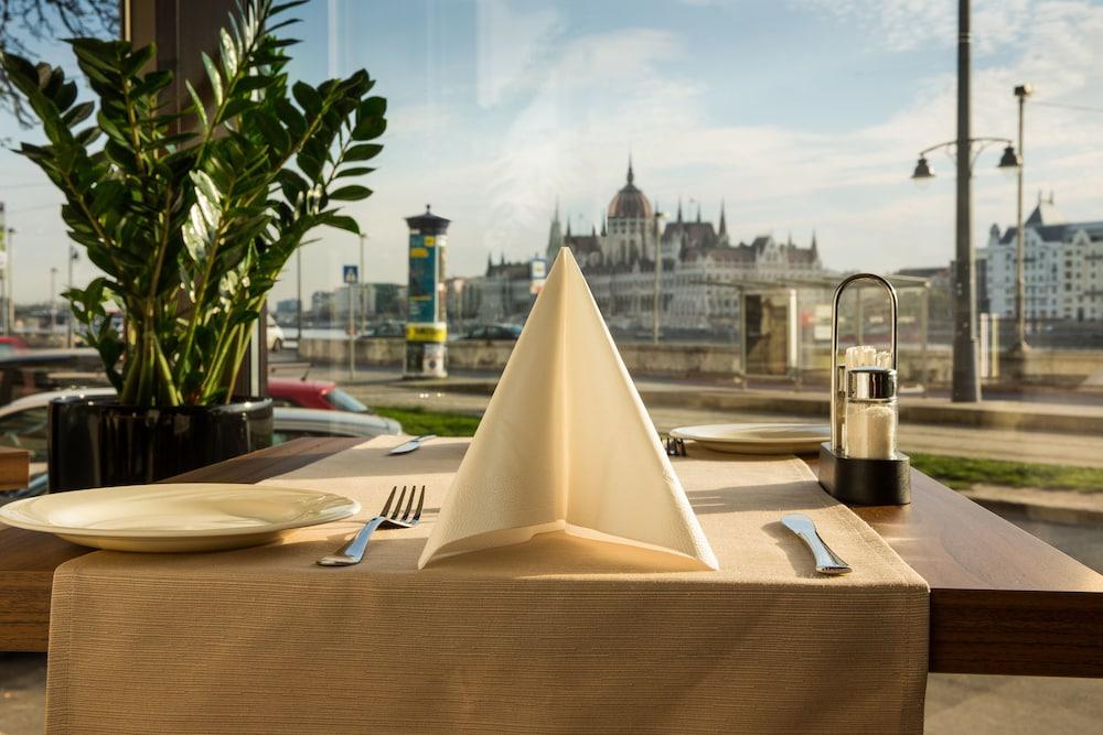Boutique Victoria Szálloda 4*