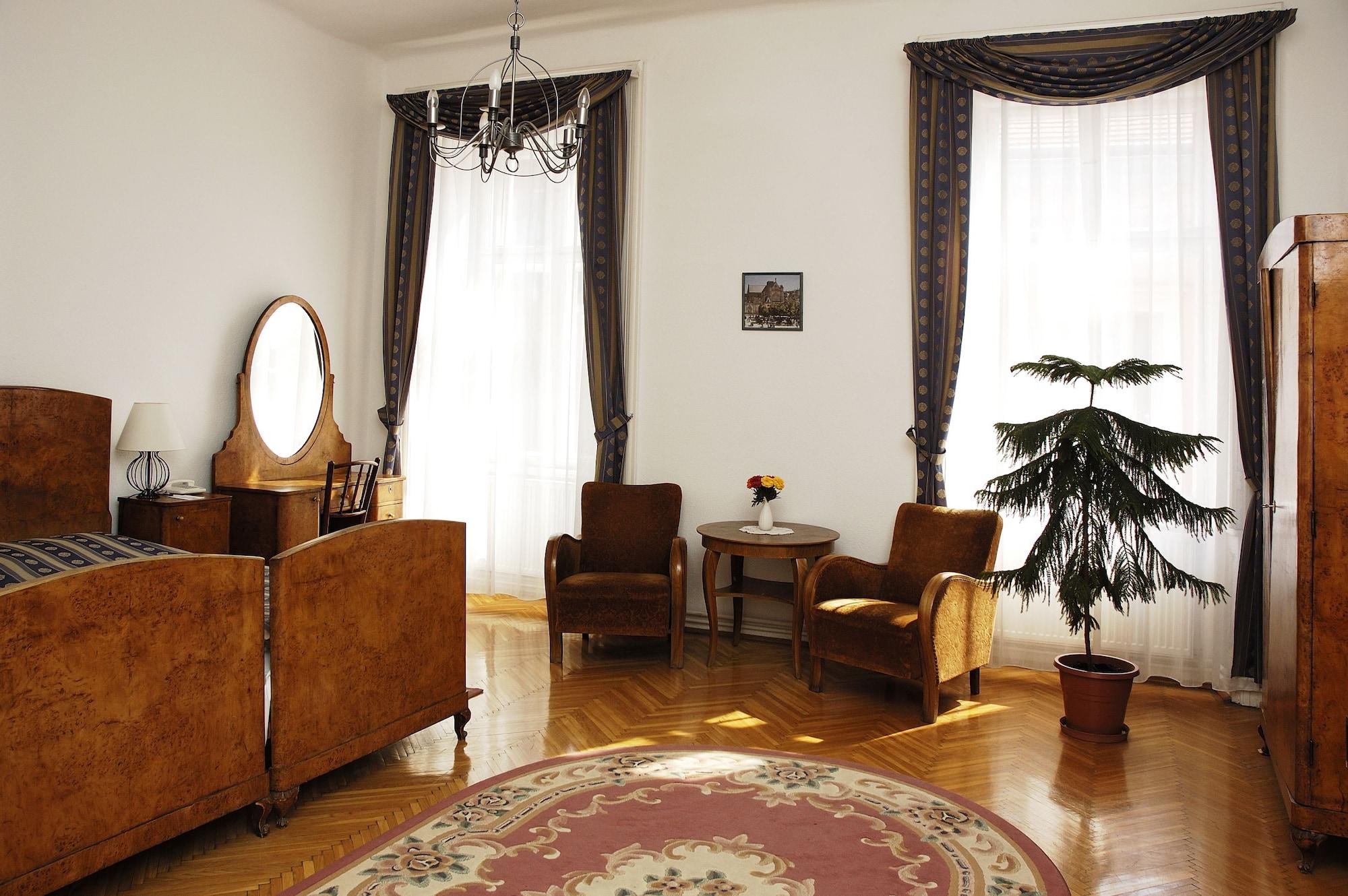 Kalvin House 3*