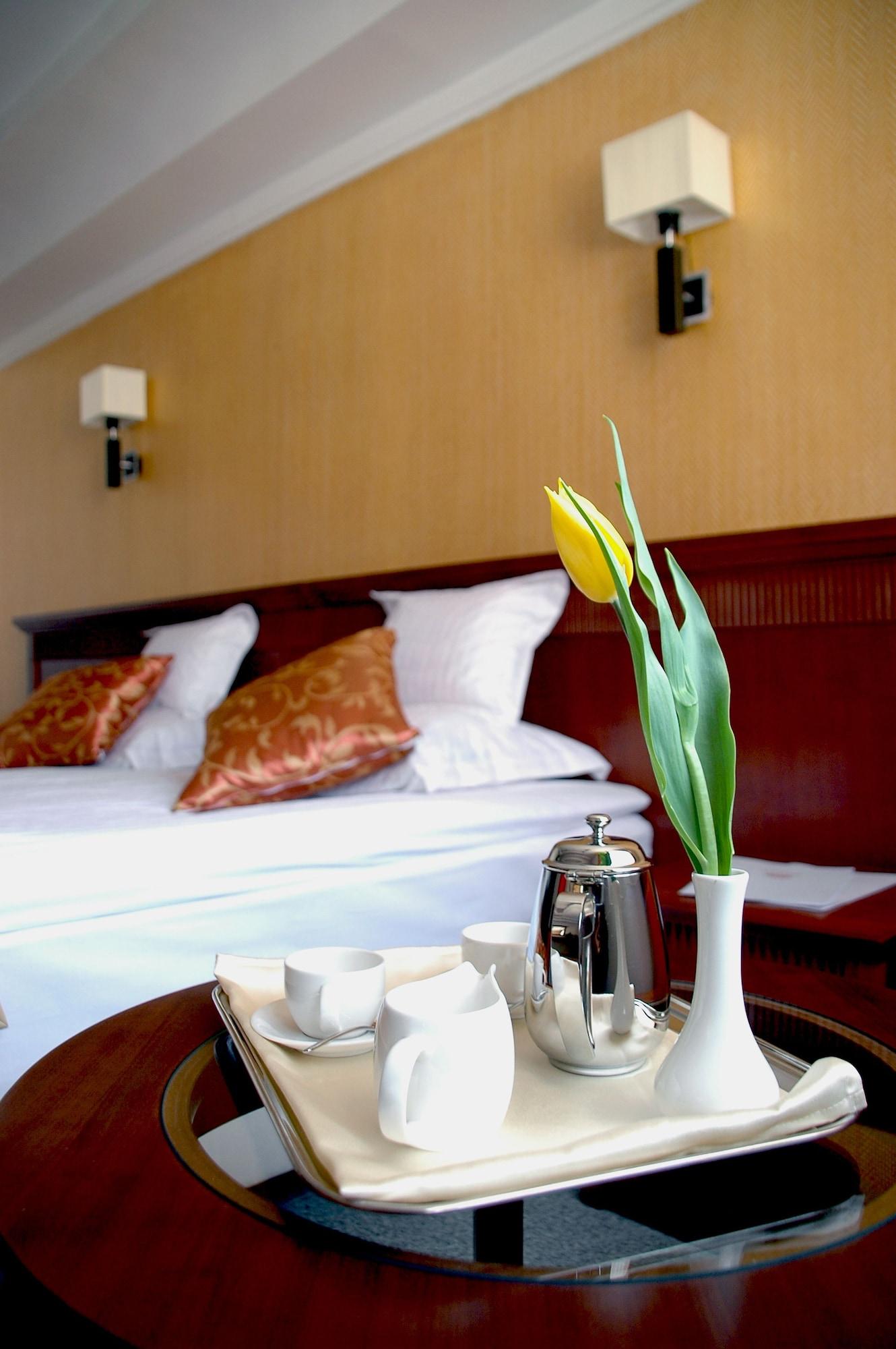 Hotel Actor