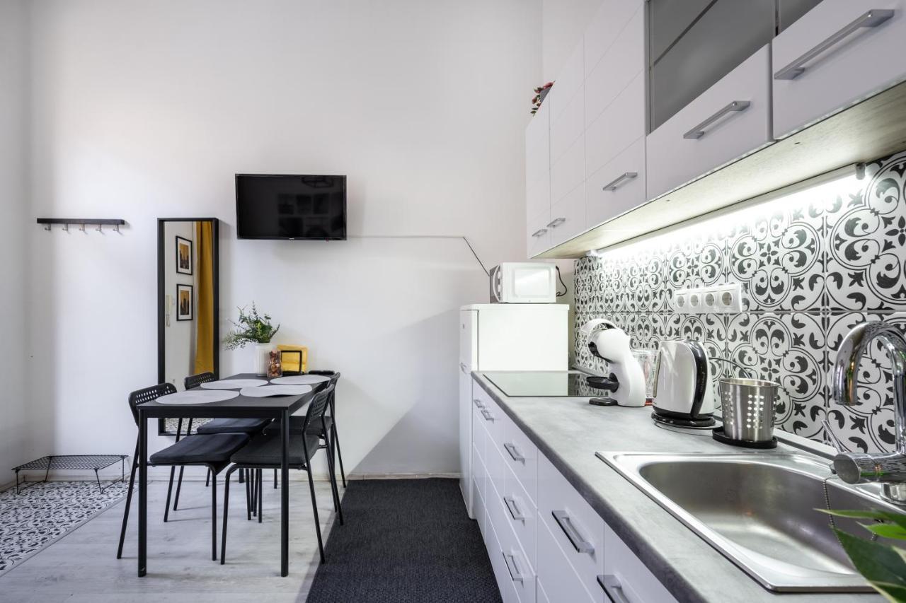 Bpr White Peony - 2 Bdr Central Budapest