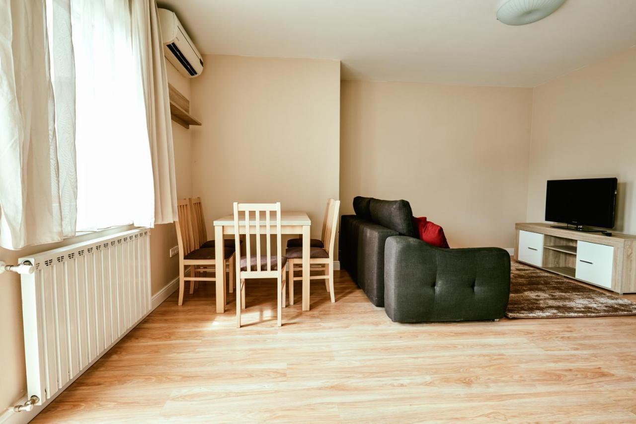 Victoria Garden Apartman *