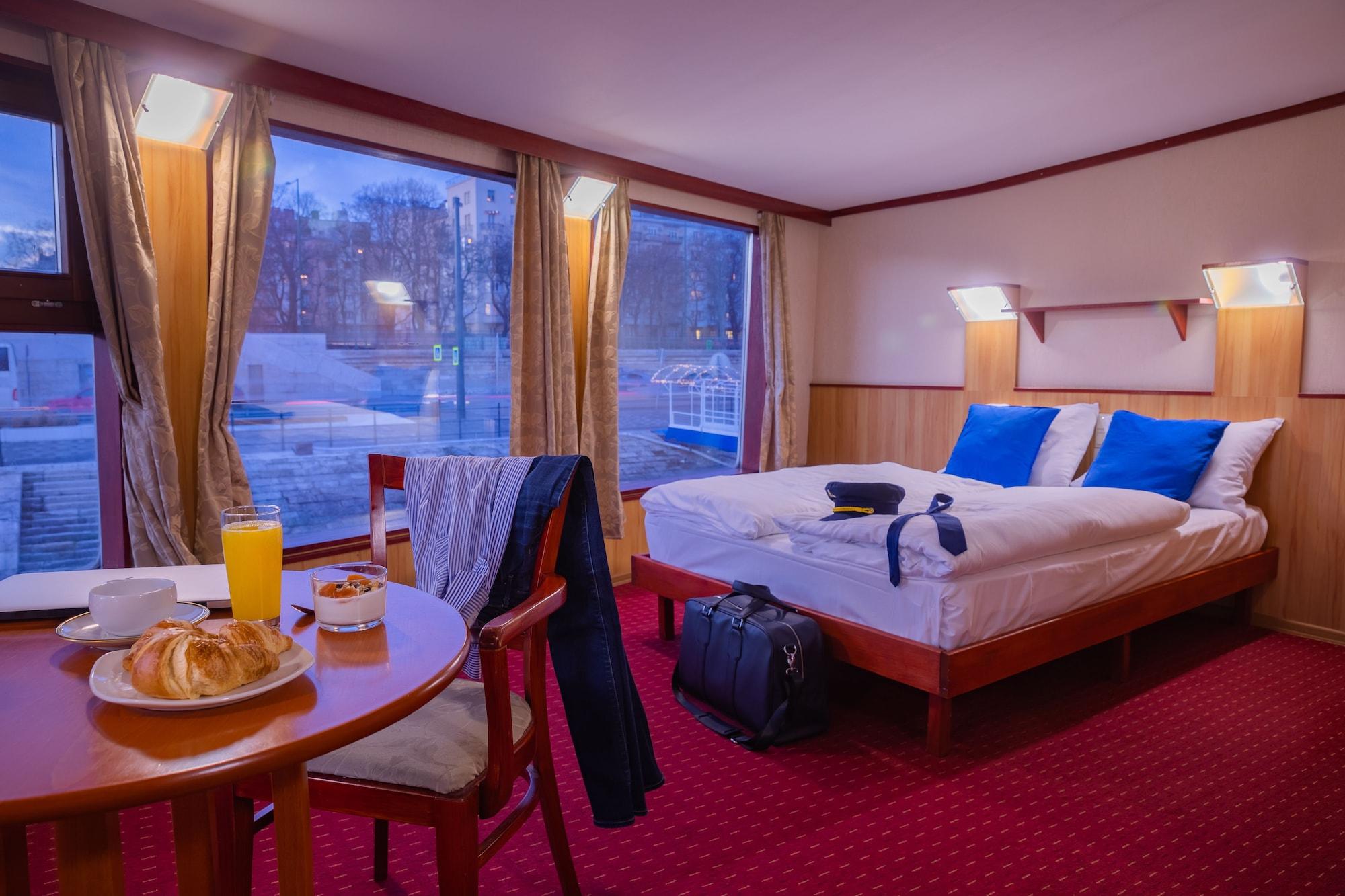 Úszó hotel Fortuna Boat