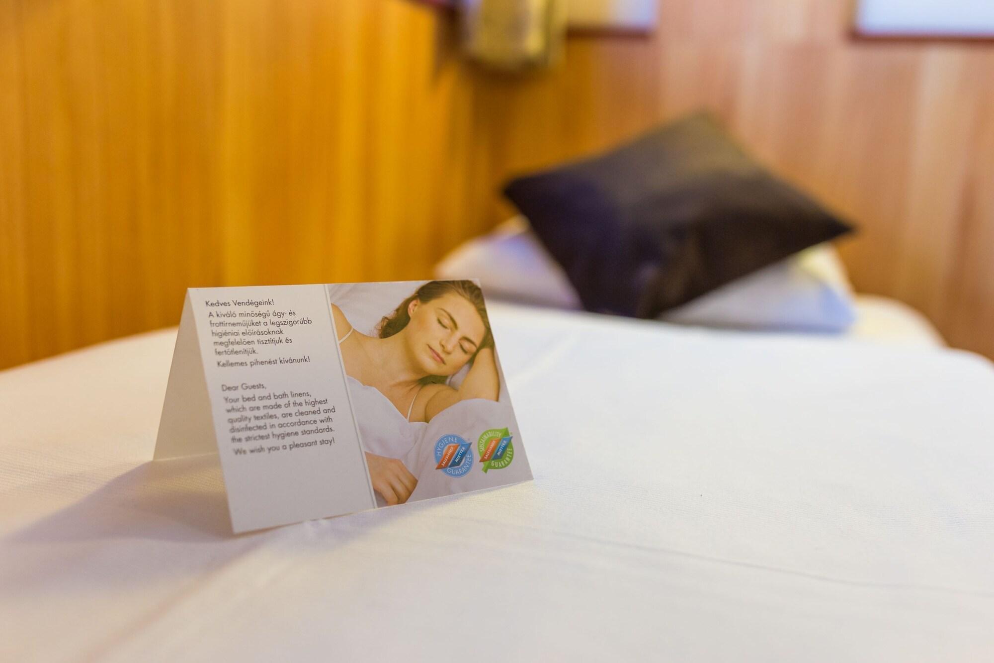 Fortuna Boat Úszó hotel Budapest