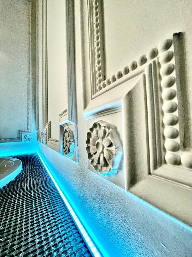 Enzo Capo Jacuzzi Andrassy Apartment *