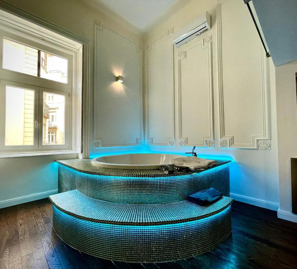 Enzo Capo Jacuzzi Andrassy Apartment Budapest