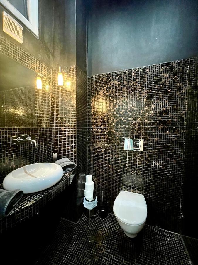 Enzo Capo Jacuzzi Andrassy