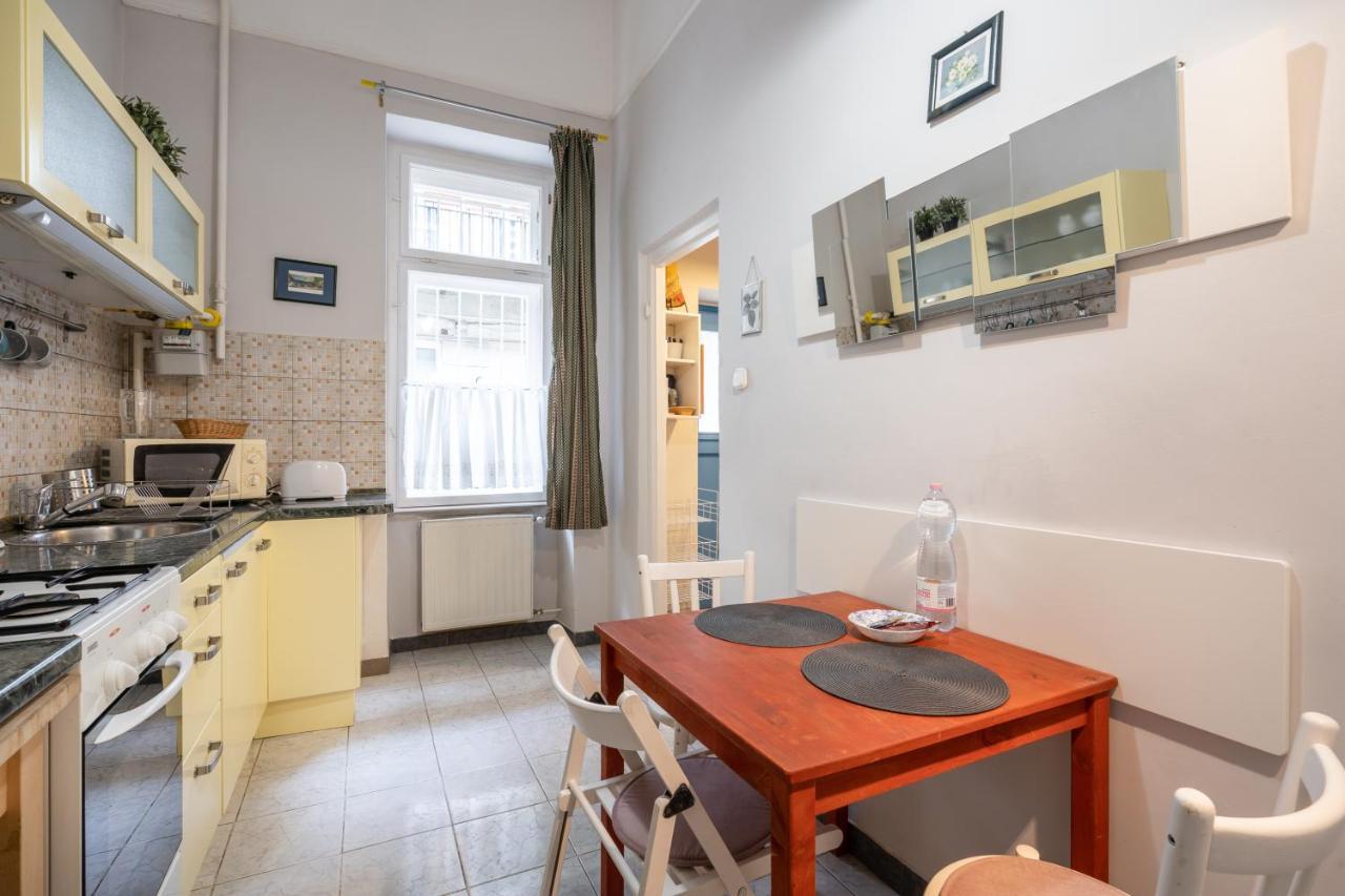Bpr Pleasant Lair In The Center Budapest