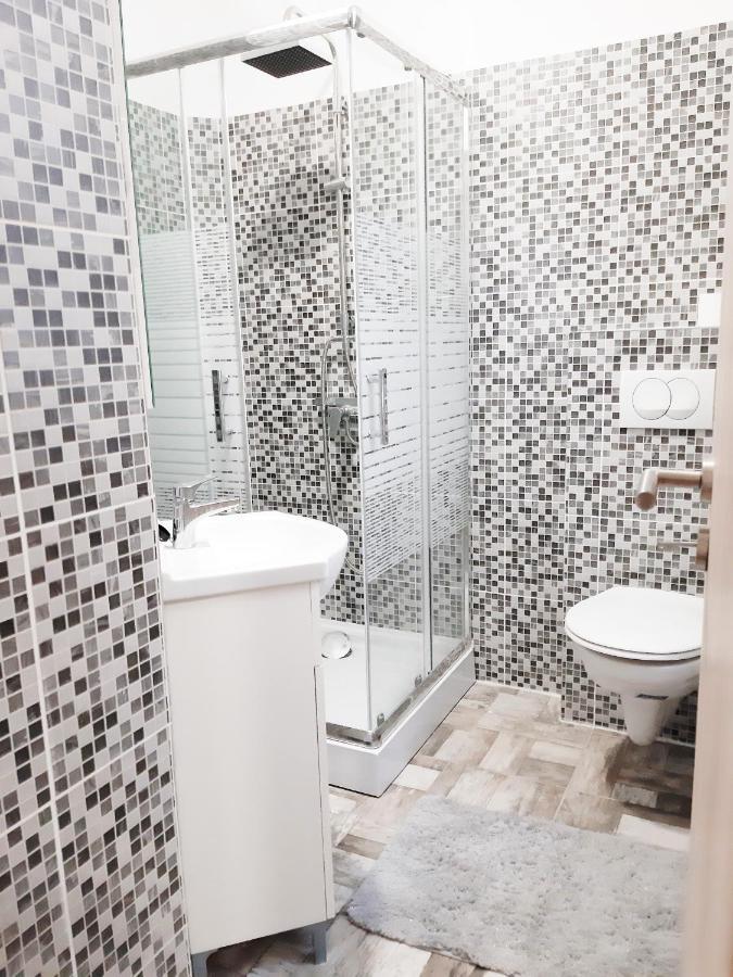 Homestay For Long-term, Budget! Purple Peach Budapest