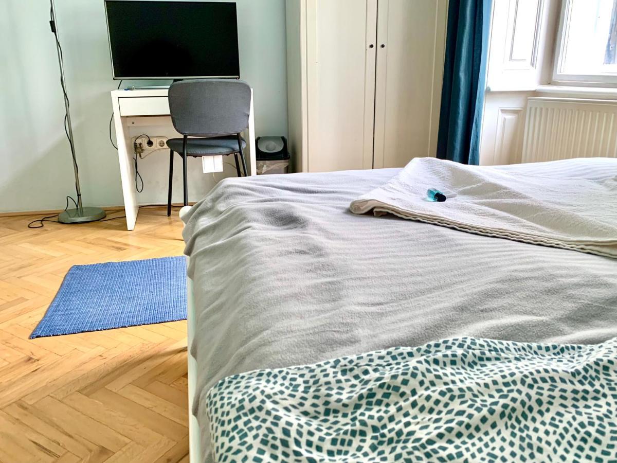 Jazzy Vibes Parliament And Ensuites 3* Budapest