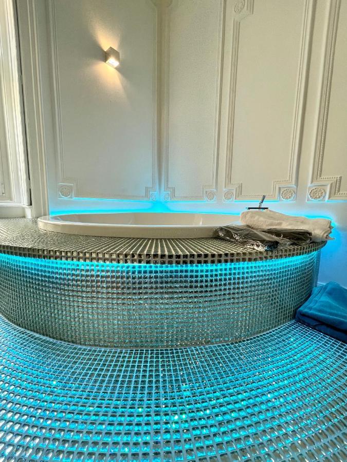 Enzo Capo Jacuzzi Andrassy *