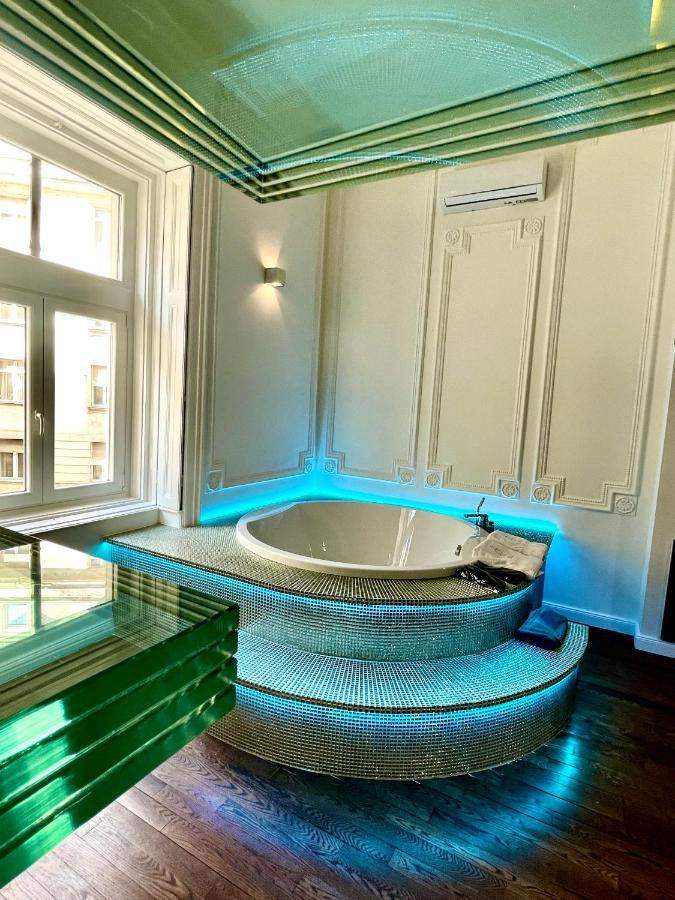 Enzo Capo Jacuzzi Andrassy *