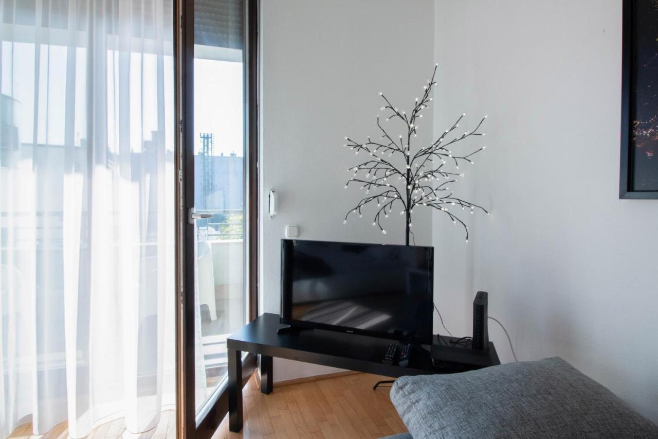 Apartment Kiraly Pop Studio With Terrace With Free Parking