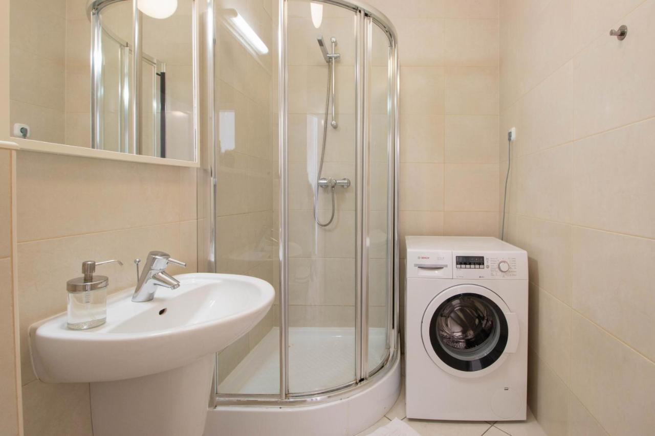 Kiraly Pop Studio With Terrace With Free Parking Apartment Budapest