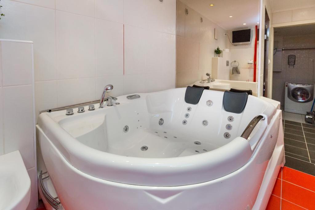 Space In Gozsdu Appartement *
