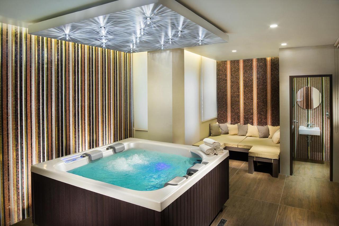 Prestige Hotel 4*