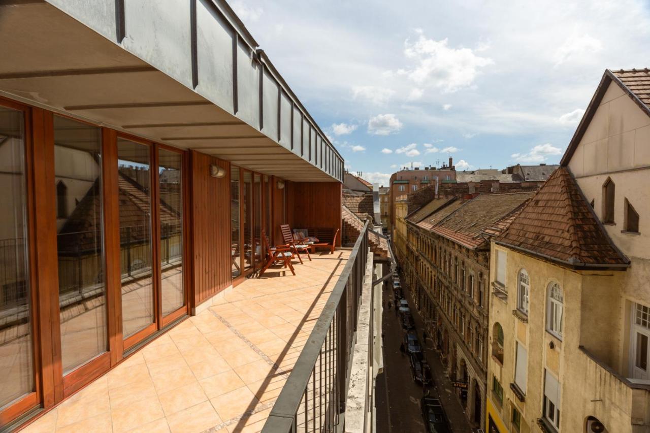 Apartment Sunny Penthouse Front Of Szimpla Kert *