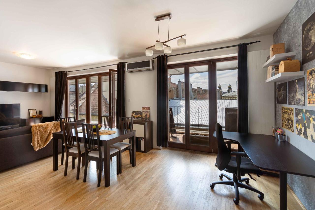 Apartment Sunny Penthouse Front Of Szimpla Kert *