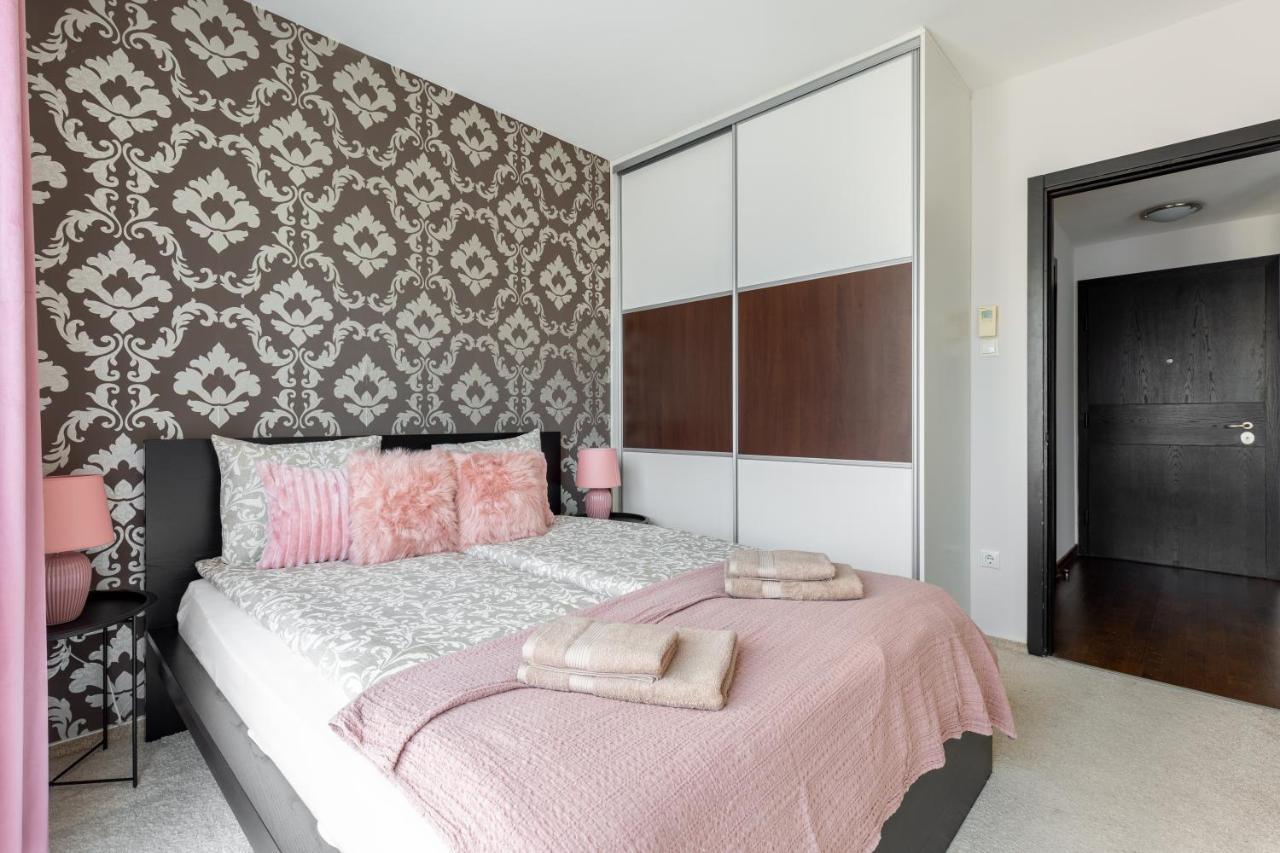 Apartamento Holidays & *