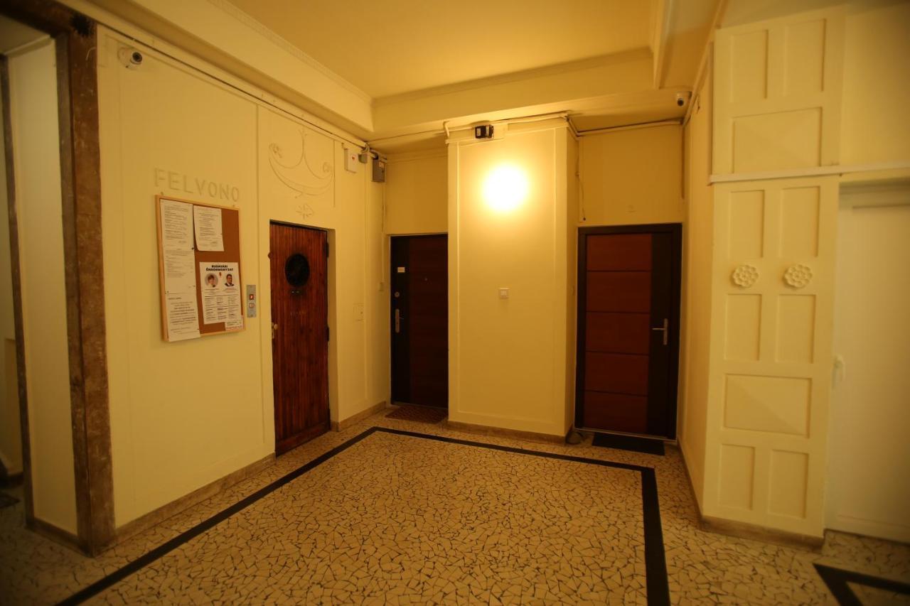 Castle Courtyard Hideaway Apartment